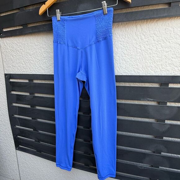 Aerie Offline Real Me Smocked 7/8 Hi-Rise Leggings in Blue | Medium - Picture 3 of 7
